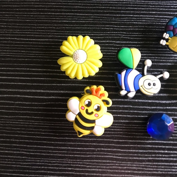 Bee & Flower Themed Croc Charms *Bundle 3 Save 20%* - Picture 2 of 5